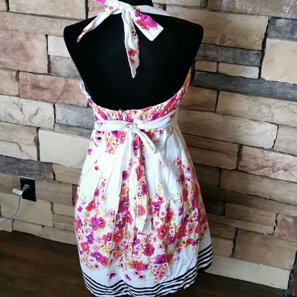Floral Halter Dress - Picture 4 of 8